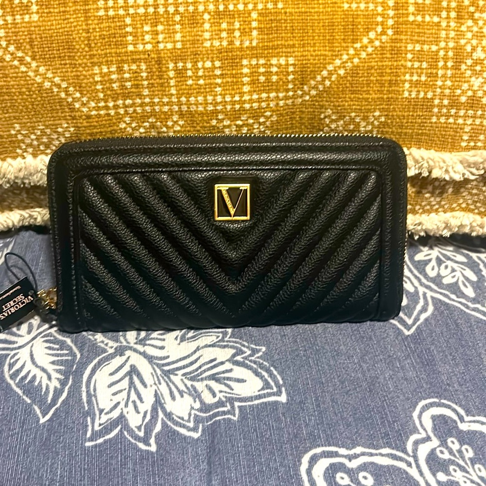 Victoria’s Secret Black Wallet nwt